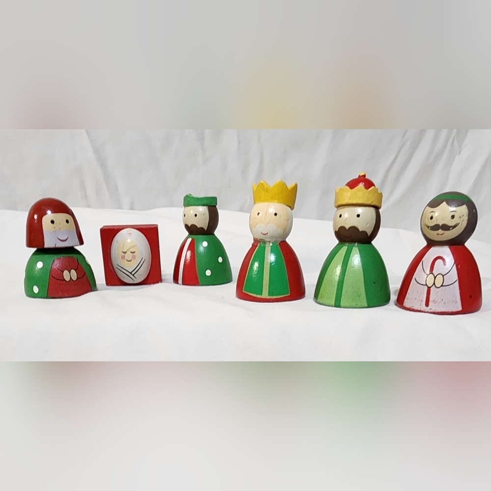 Source Unknown Wooden Nativity Set - Red, Green, Yellow
